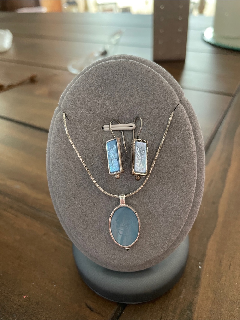 Vintage CH Crazy Horse Liz Claiborne Blue Intaglio Pendant Necklace & Earrings